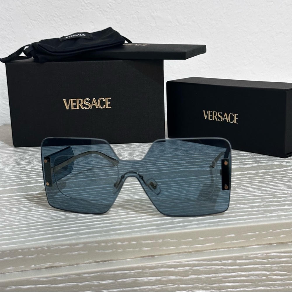 New! Versace Square Blue Shields Sunglasses - Blue - Picture 9 of 11